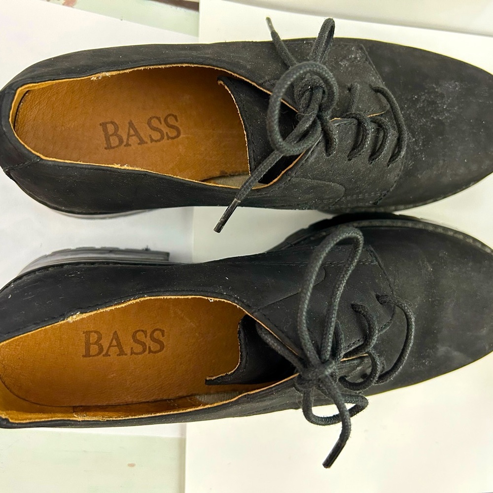 Bass suede leather shoes size 8 M